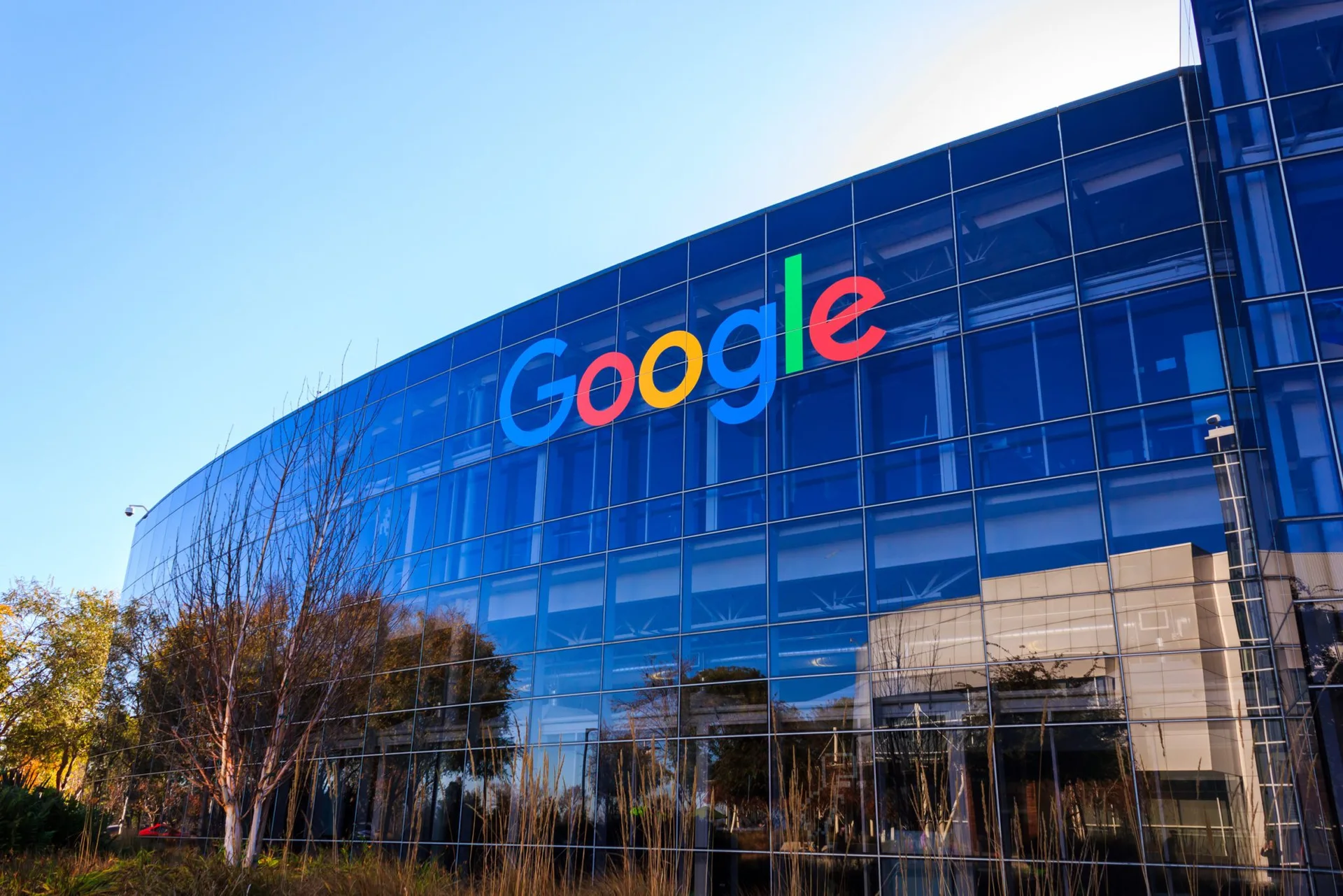 Google довела точность квантового чипа до 99,99%. Что это значит для биткоина